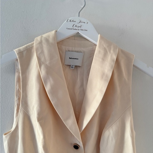 REFORMATION Oakley Vest in Sugar 2 - Picture 5 of 8